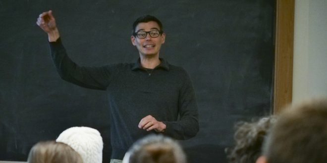 Professor David Shneer Reviews NY Yiddish “Fiddler on the Roof”